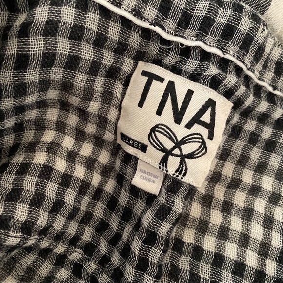 Aritzia TNA Black Plaid Shirt in Size L - Picture 5 of 6